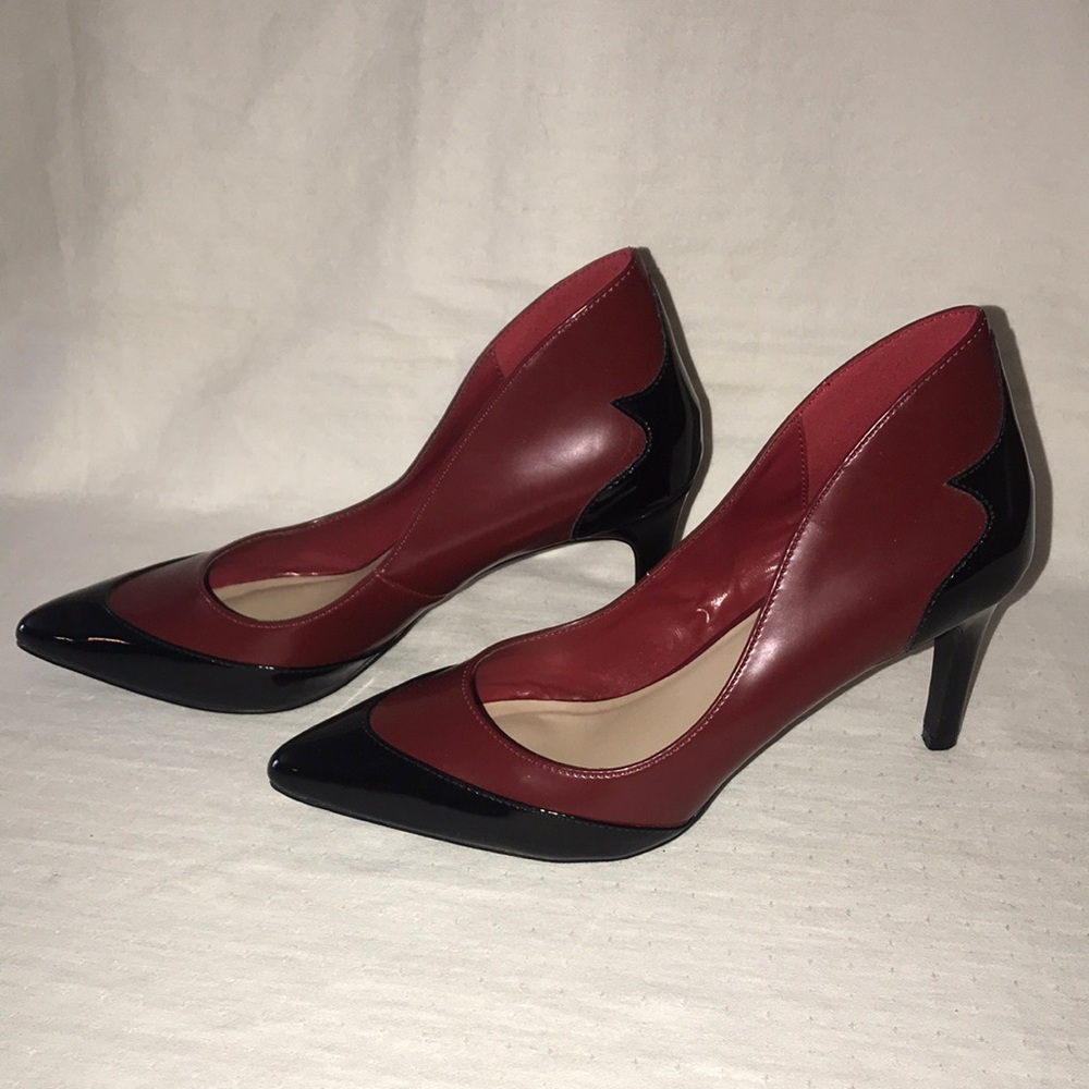 Andiamo Women’s Classic Pump Slim Heels -Red & Black Slip on Pointed Toe -Size 7
